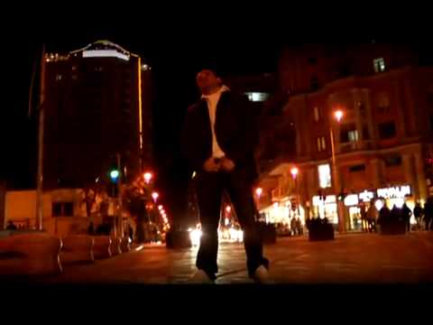 Shqiperi ngri duart lart