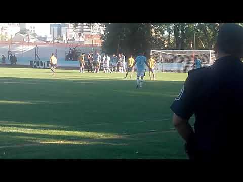 El penal errado por Sánchez. UAI Urquiza 1-0 Atlanta.