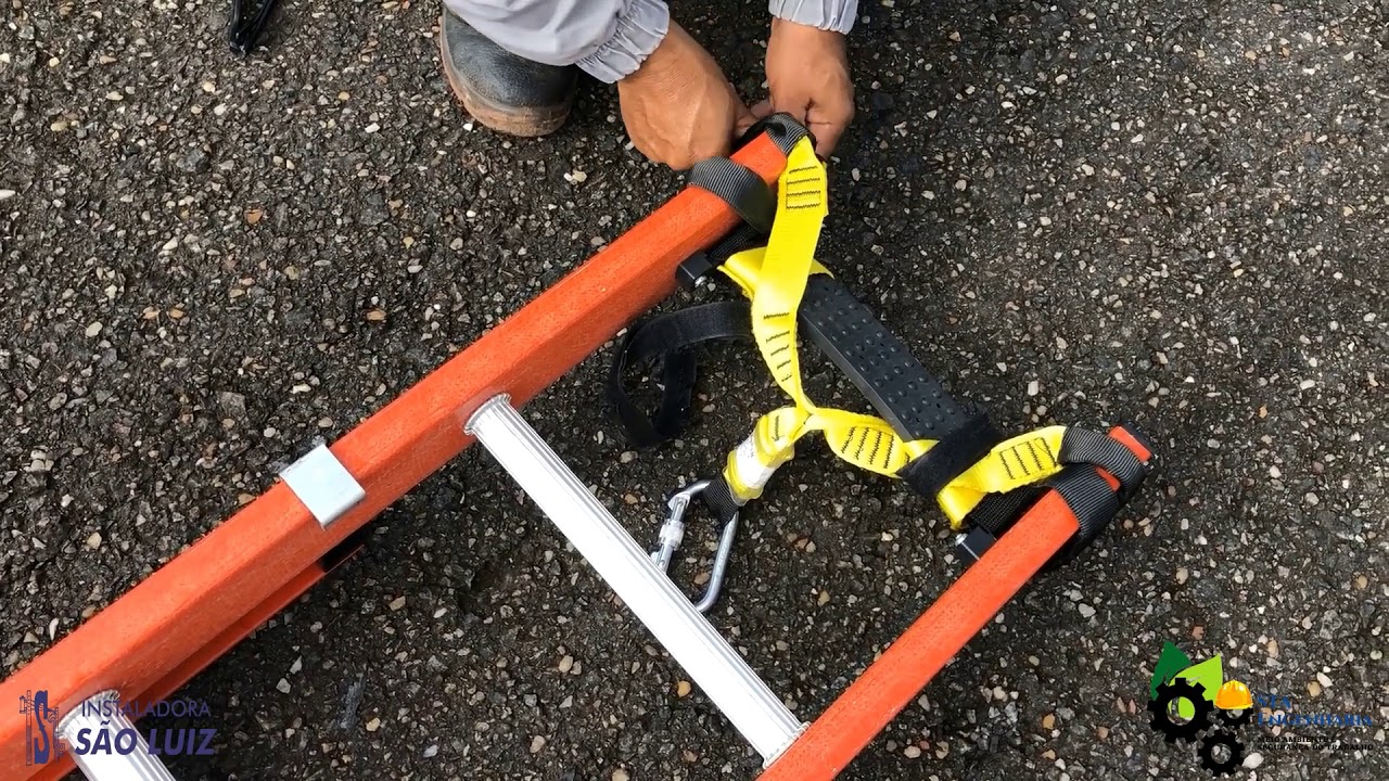 Montagem de Escada com Fita Eureka, Linha de Vida e Corda para Amarração