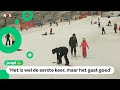 Weinig sneeuw in de bergen, maar kinderen oefenen toch met skiën