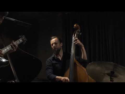 Trio Kleine Ahnung -  "Kleine Ahnung"