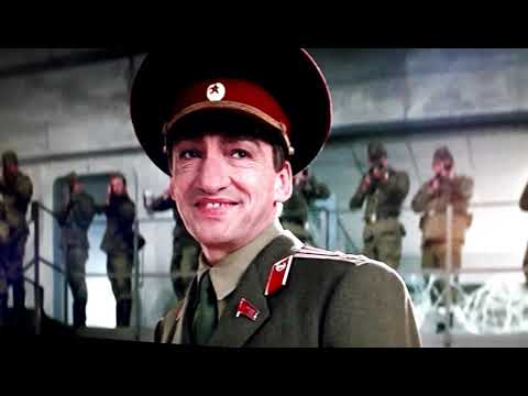 Goldeneye | Bond escapes the Russian base