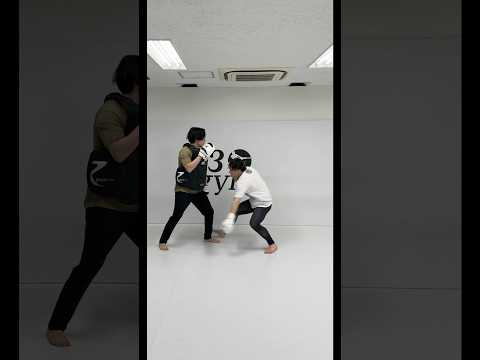 ストレート→スイッチ→ハイクラッチフェイント→フック、ジャブハイキック！ #キックボクシング  #ミット打ち #13gym