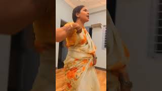 Download lagu women dance on Bollywood songs jab se tumhe dekha Dil ko mp3