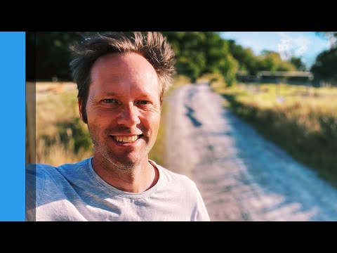 LOOK AT THE COWS!! Speaking Swedish with Swedish and English subtitles.