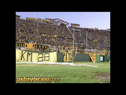 "La hinchada de Peñarol vs Vélez | Copa Libertadores 2013" Barra: Barra Amsterdam &bull; Club: Peñarol