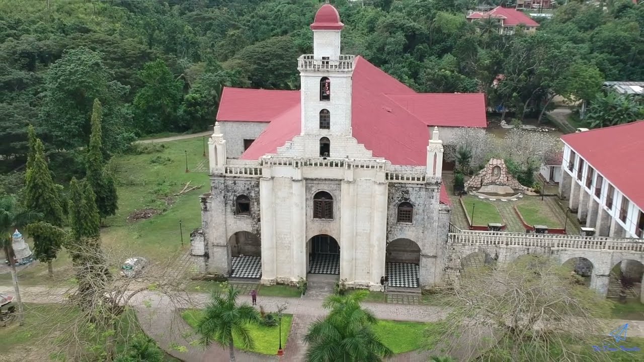 Discover a glimpse of Alburquerque Church.