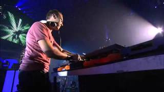 Dj Tiesto - Traffic (Live Tmf Music Awards Belgium) 2003