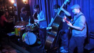 Enanos Café Jam Sessions - Chacal Ensamble - Round Trip (Ornette Coleman)