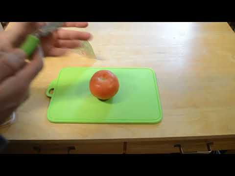 Daiso 1 Cut Tomato Slicer Review