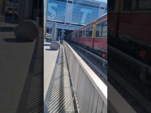 Baureihe 481 der Berliner S-Bahn der Linie S5 nach Westkreuz!!!