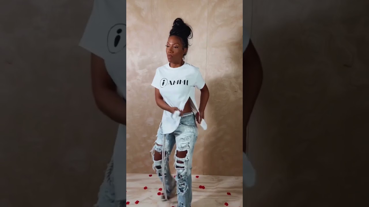 How to achieve this cut up tshirt look.  V cut style. @shopiammi