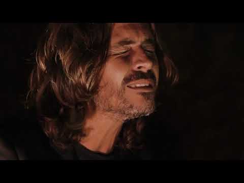 MAKARINES - 'ME MANTENGO'