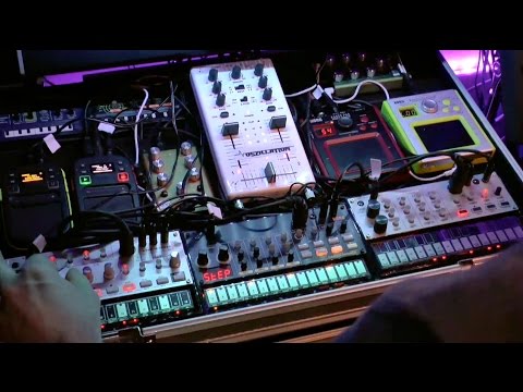 Korg Volca Bass - Beats - Keys and Kaosspads with Kaossilator