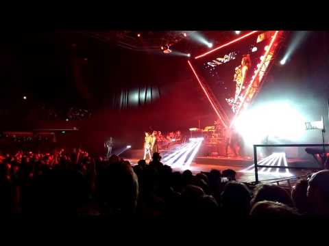 Javiera Mena y Chini Ayarza - Al Siguiente Nivel