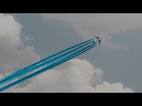 IL CIELO SI TINGE DI BLU (Original video copied) NESSUNO•URANO