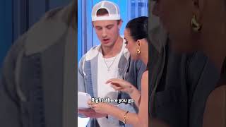 Stars recognize stars ✍️💫 tonight! 🏈🦋 #americanidol