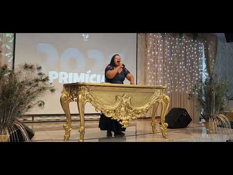 Cantora Thaís Caroline - Louvor Meu Deus é Grande - Assembleia de Deus de Passagem Franca do Piauí 