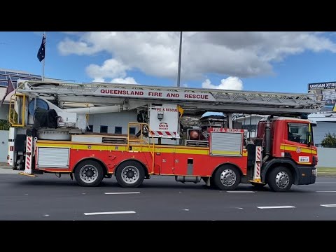 35 minutes of Australian fire and rescue appliances responding (best of 2022)