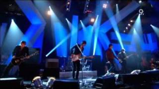 Kasabian Club Foot Live Jools Holland 2006 HQ with lyrics