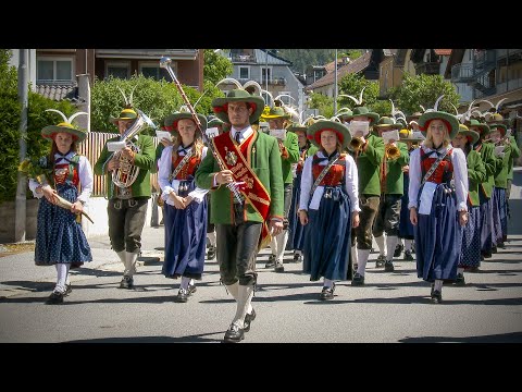 🎶 71. Bezirksmusikfest in Zirl, Tirol 2022 - Defilierung