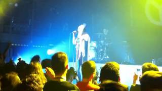 Yelle - Ba$$in (live)