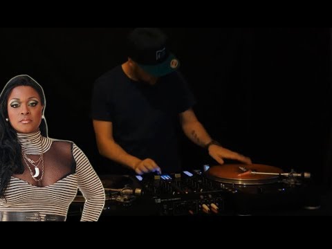 Sonja Blade beat juggle #beatjuggling #turntablism #scratching @SonjaBladeMusic