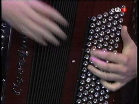 Idoia Laburu & Joxan Goikoetxea. "Basso Ostinato".