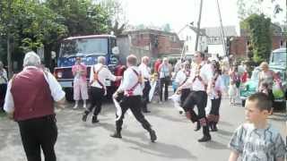 preview picture of video 'Cardiff Morris dance Green Garters at Pontypridd Vintage Transport Fair. 11th August 2012.'
