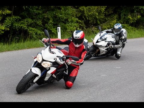 Triumph-Duell | Daytona 675 R vs Street Triple 675 R + English Subs