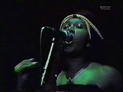The I-Threes (Opening for Bob Marley) - Steppin' Out of Babylon (Live 1980 Germany)
