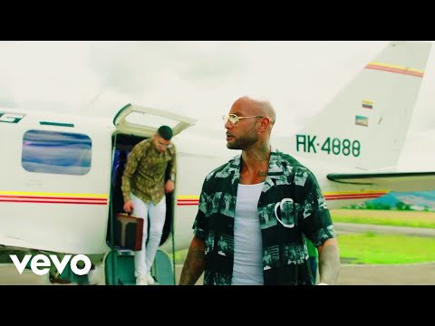 Videoclip de VVV — Booba