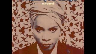 Itche Koutche -  Angelique Kidjo