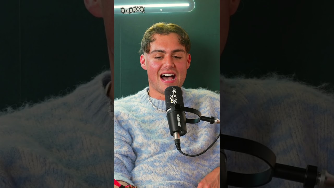 The heartstopper WhatsApp group... #bradleyriches #yearbook #heartstopper