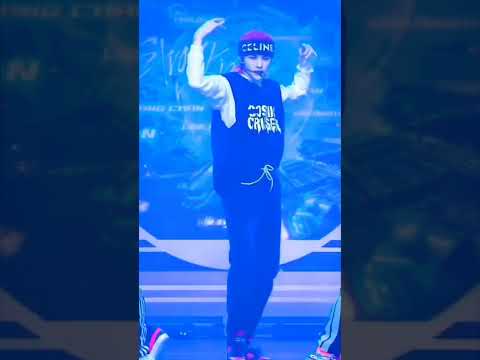 Hyunjin MANIAC spin 💖 #straykids