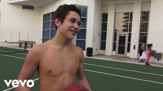 Austin Mahone - Austin Mahone Shirtless Playing Basketball