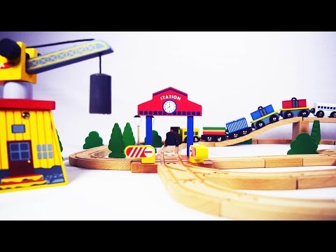 Wooden Toy Trains 기차동영상 - 木製のおもちゃの列車