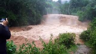 preview picture of video 'Huge rain in kalasa sringere road'