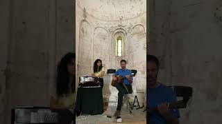 Piers Faccini &amp; Laura Cahen - Oiseau (acoustic version in a romanesque church)