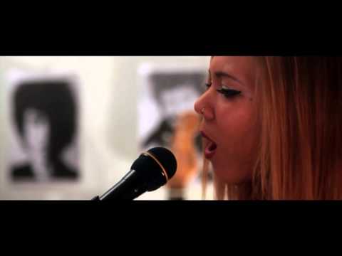 Sofia Grácio ( Ed Motta - Simple Guy) "simple girl"