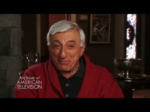 Jamie Farr discusses awkward moments as "Klinger" from "M.A.S.H" - EMMYTVLEGENDS.ORG
