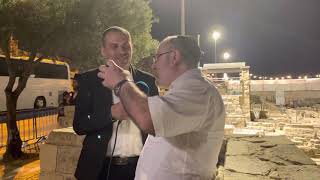 לרגל הילולת מרן האור החיים הקדוש: רבי שמואל בן עטר בריאיון חגיגי לערוץ 20 + ספר במתנה להורדה! - התמונה מוצגת ישירות מתוך אתר האינטרנט יוטיוב. זכויות היוצרים בתמונה שייכות ליוצרה. קישור קרדיט למקור התוכן נמצא בתוך דף הסרטון