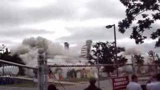 preview picture of video 'Building being destroyed (Gulfport, MS)'