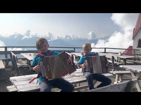 Schutzhaus Latzfonser Kreuz #steirischeharmonika #oanfochhimmlisch #beliebtestealmhüttesüdtirols2020