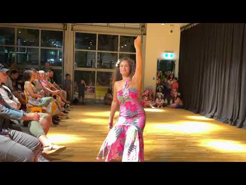 Tahitian - Purotu No Te Hura Dance