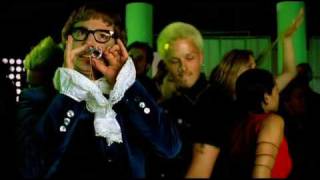 Madonna - Beautiful Stranger [HQ]