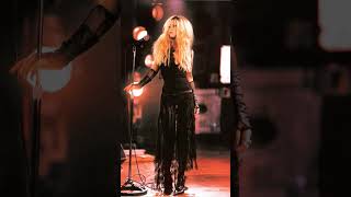 #shakira Moscas en la casa