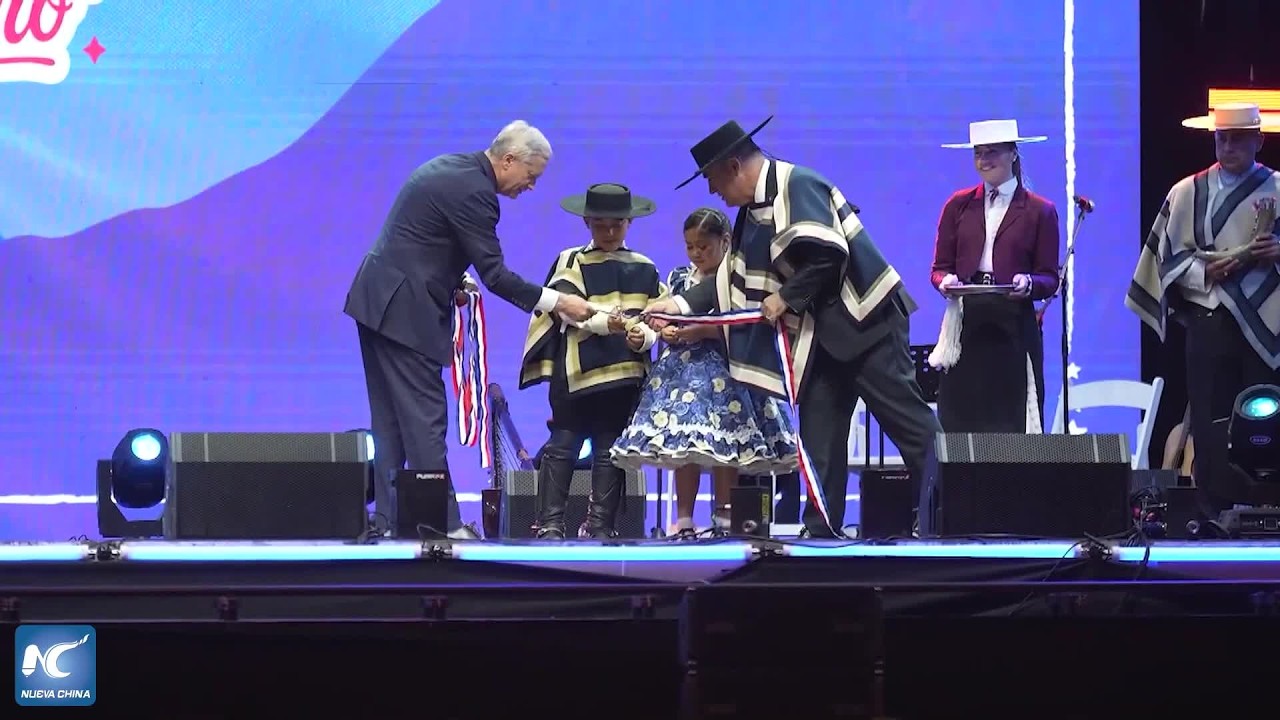 Chile se llena de alegría al ritmo de la cueca por celebraciones de Fiestas Patrias