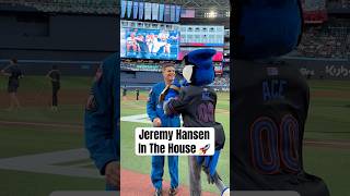 An out of this world First Pitch ???? Thanks for coming, Jeremy! #BlueJays #JeremyHansen