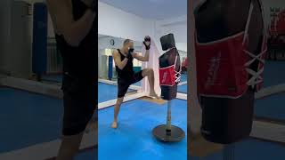 Download lagu Muay Thai: Elbow punch. #muaythai #mma #boxing mp3
